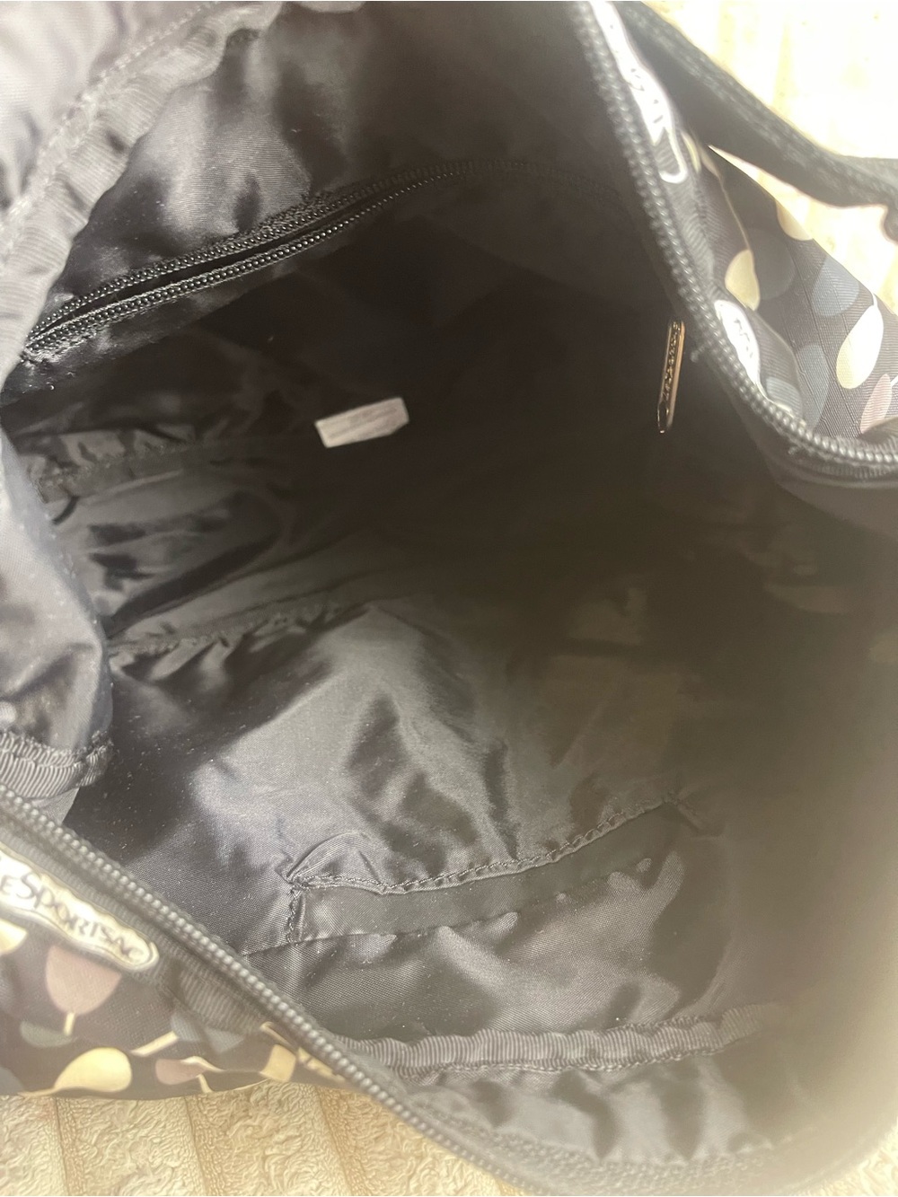 LeSportsac Hobo Black Tree Leaf Berries Print Bag New Without Tags - Picture 7 of 7